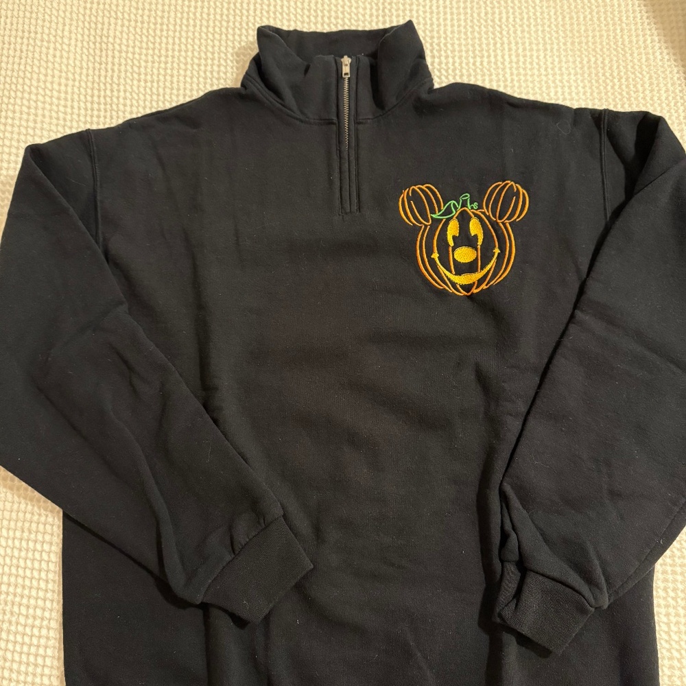 Mickey Pumkin Halfzip sweatshirt
